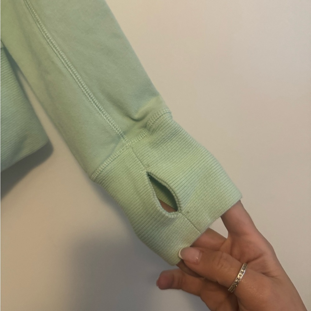 Lululemon cropped zip-up jacket in mint green - Picture 2 of 7